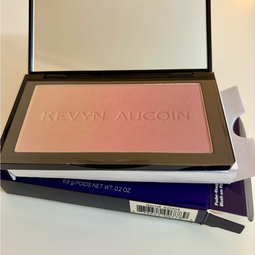 Kevyn Aucoin Gradient Pink Blush